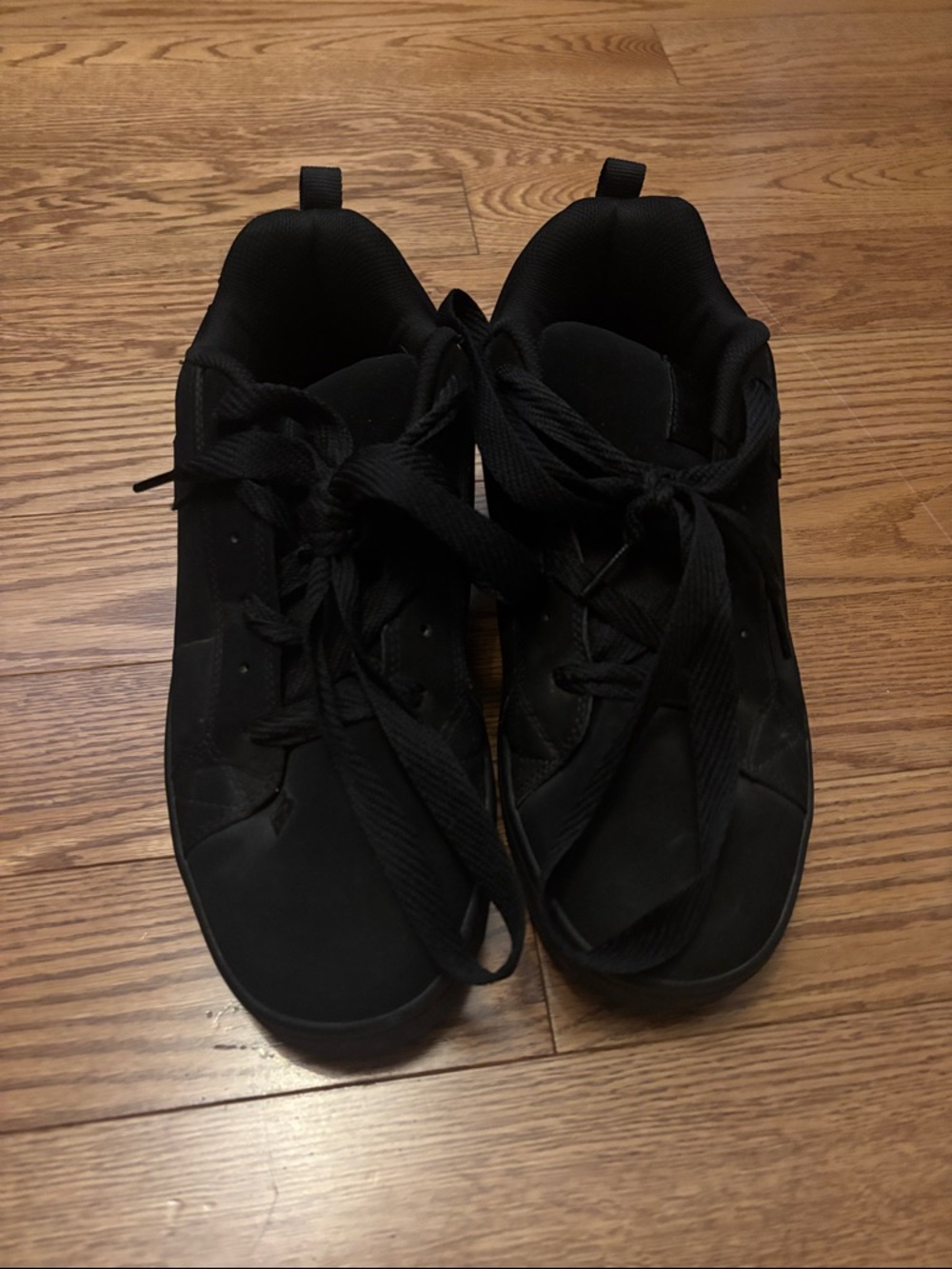 DC Men’s Black Low-Top Lace-Up Sneakers